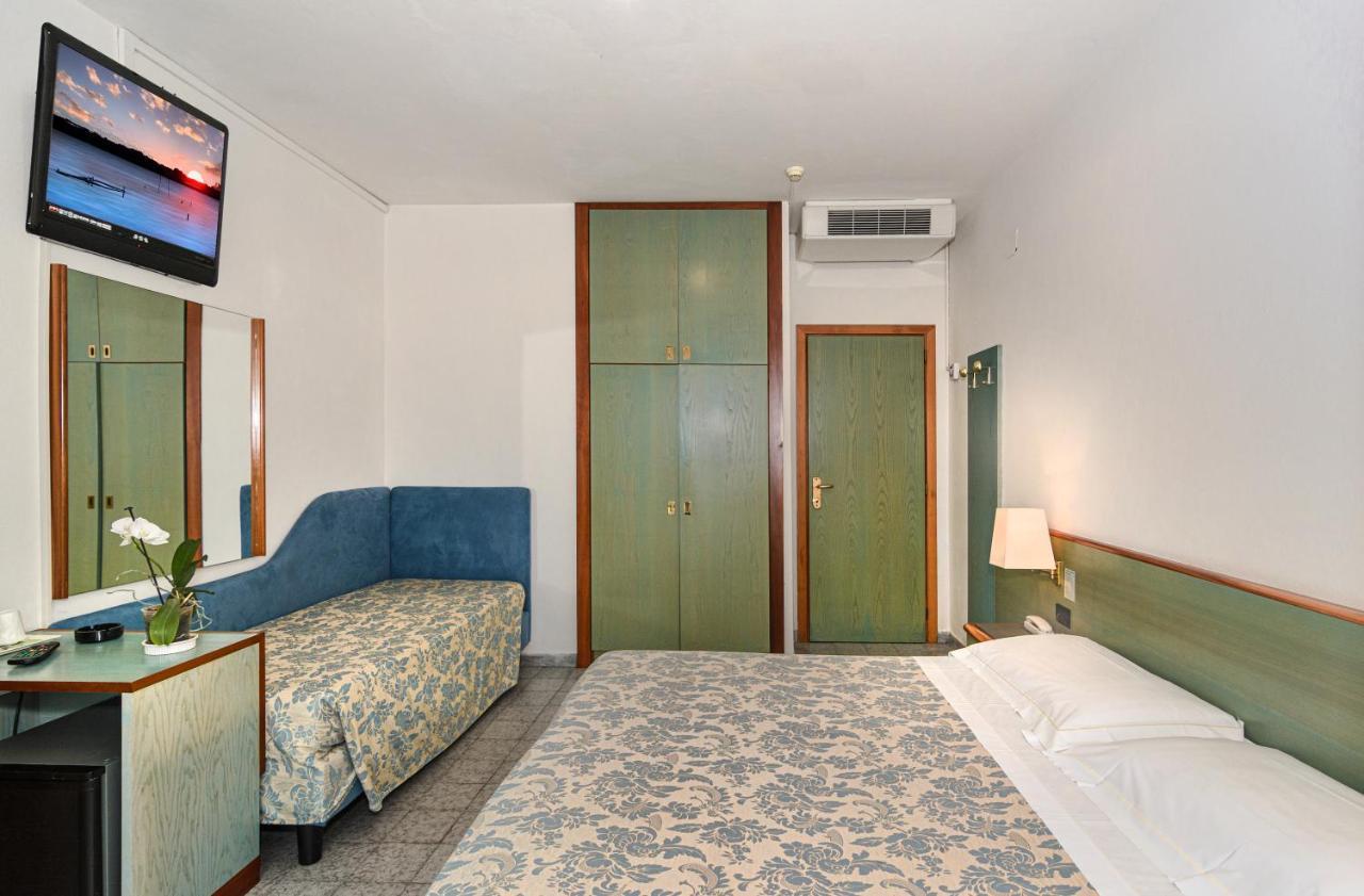 Hotel Paris 리도디캄파이오레 외부 사진