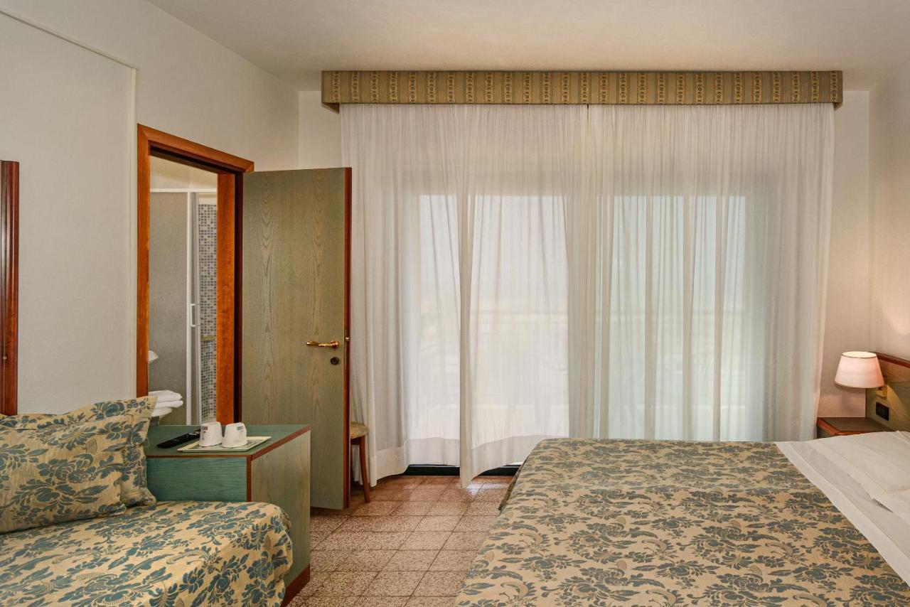Hotel Paris 리도디캄파이오레 외부 사진