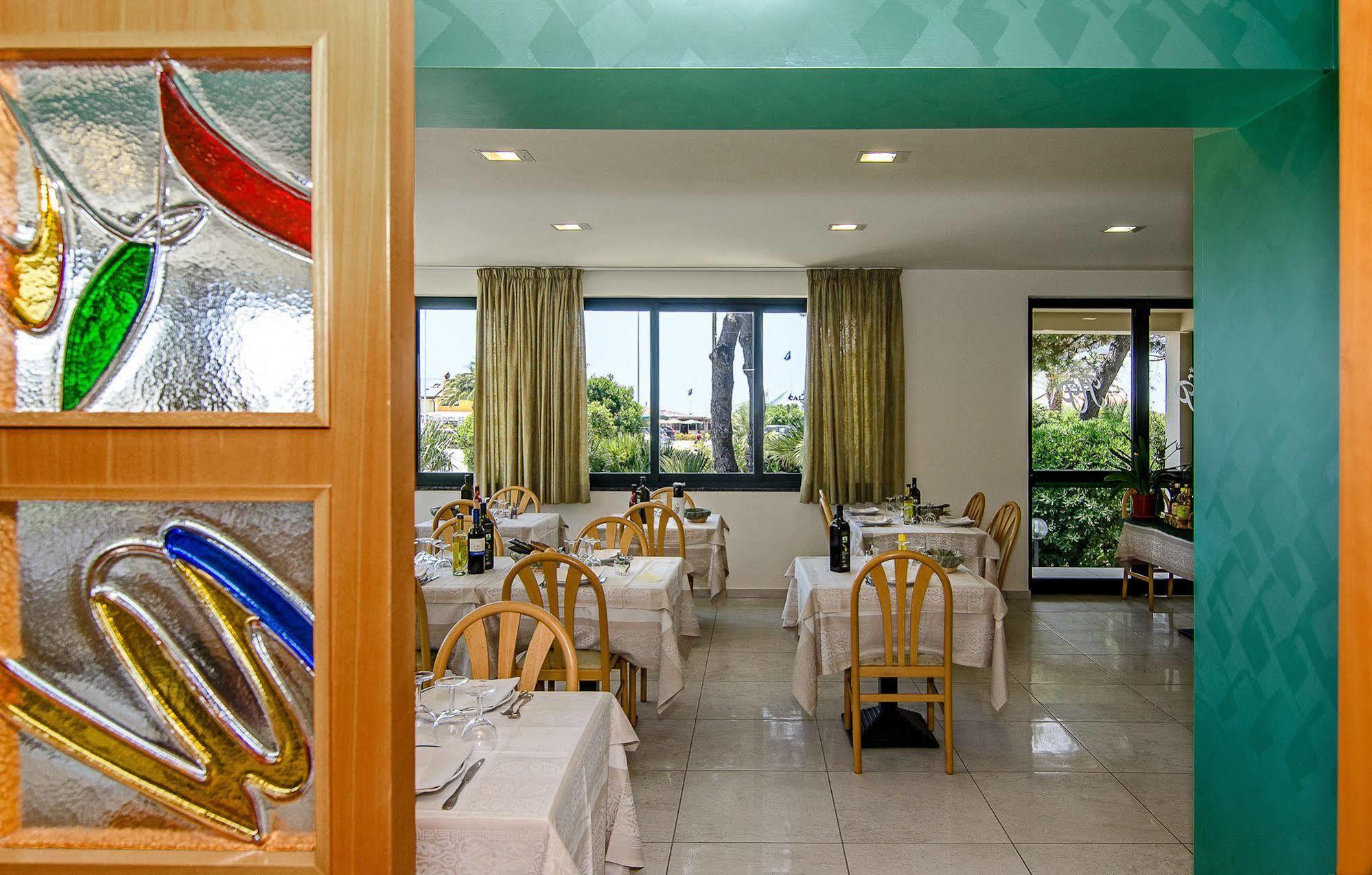 Hotel Paris 리도디캄파이오레 외부 사진